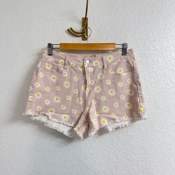 Altar'd State Pants - Altar’d State Pink Daisy Shorts Size Large